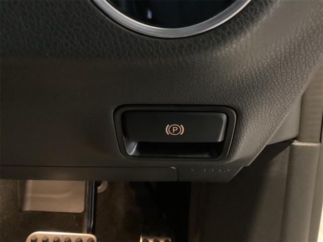 ＣＬＡクラス ＣＬＡ１８０　ＥＴＣ　オートクルーズコントロール　バックカメラ　ナビ　ＴＶ　アルミホイール　オートライト　サンルーフ　ＡＴ　シートヒーター　キーレスエントリー　アイドリングストップ　電動格納ミラー　電動リアゲート（39枚目）