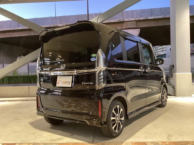Ｎ－ＢＯＸカスタム Ｇ・Ｌホンダセンシング　バックカメラ　両側スライド・片側電動　ナビ　ＴＶ　クリアランスソナー　オートクルーズコントロール　レーンアシスト　衝突被害軽減システム　オートライト　スマートキー　アイドリングストップ　電動格納ミラー（8枚目）