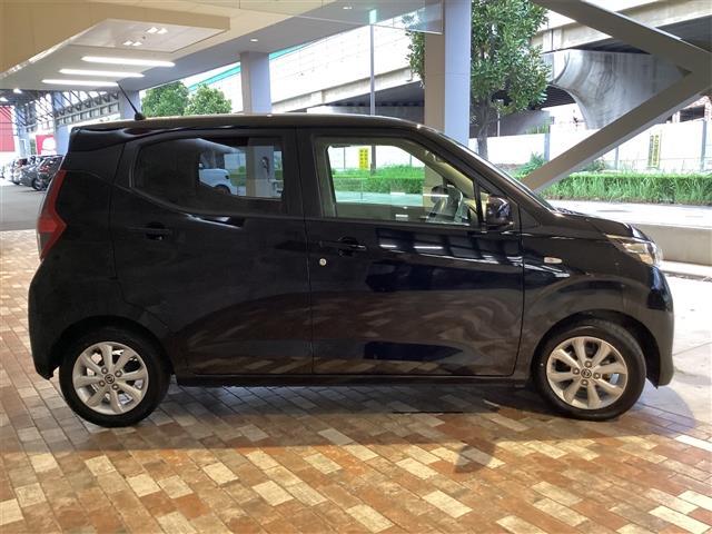 デイズ X ドライブレコーダー ETC バックカメラ クリアランスソナー 衝突被害軽減システム スマートキー アイドリングストップ 電動格納ミラー ベンチシート CVT 盗難防止システム ABS ESC CD(4枚目)