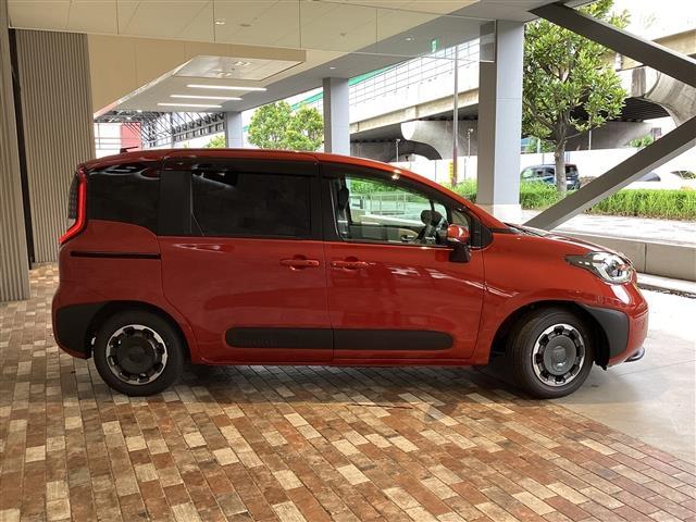 シエンタ ハイブリッドＺ　ドライブレコーダー　ＥＴＣ　全周囲カメラ　ナビ　ＴＶ　クリアランスソナー　オートクルーズコントロール　レーンアシスト　衝突被害軽減システム　両側電動スライドドア　オートマチックハイビーム（3枚目）