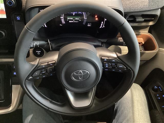 シエンタ ハイブリッドＺ　ドライブレコーダー　ＥＴＣ　全周囲カメラ　ナビ　ＴＶ　クリアランスソナー　オートクルーズコントロール　レーンアシスト　衝突被害軽減システム　両側電動スライドドア　オートマチックハイビーム（11枚目）