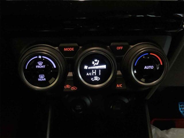 手の届きやすいところで簡単操作ができる空調付き!オールシーズンお好みの温度調節ができます。