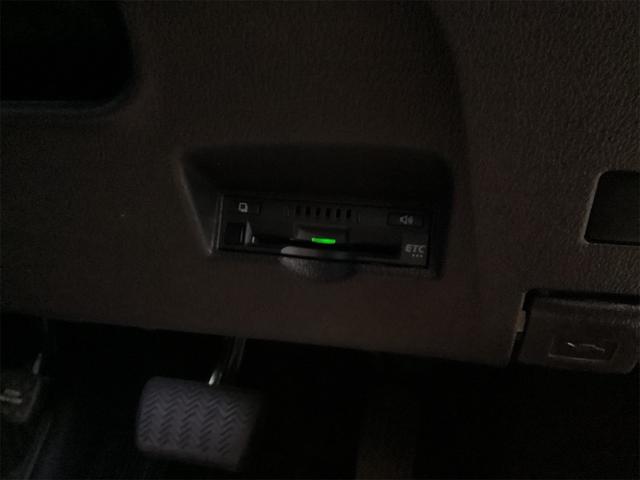 プリウス A ドライブレコーダー ETC クリアランスソナー レーンアシスト オートクルーズコントロール パークアシスト 衝突被害軽減システム バックカメラ ナビ アルミホイール オートマチックハイビーム(11枚目)