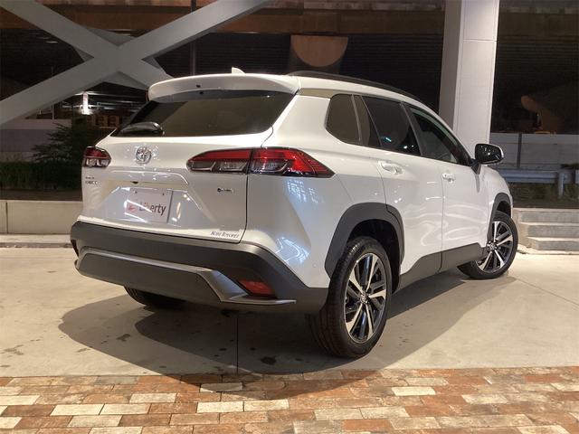 カローラクロス ハイブリッド　Ｚ　全周囲カメラ　オートクルーズコントロール　レーンアシスト　パークアシスト　衝突被害軽減システム　ナビ　ＴＶ　オートマチックハイビーム　ＬＥＤヘッドランプ　電動リアゲート　アルミホイール　スマートキー（5枚目）