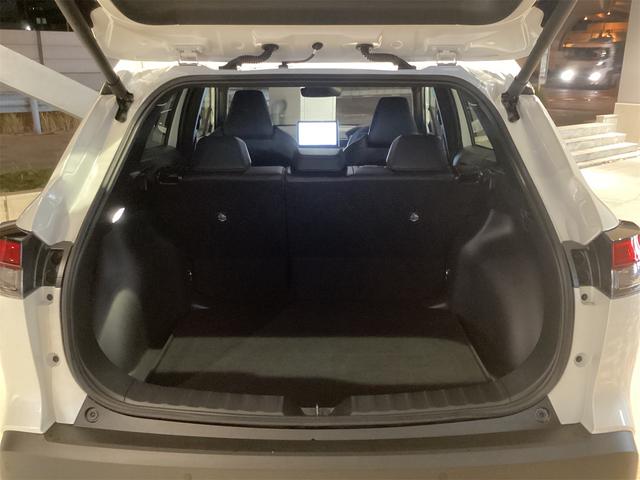 カローラクロス ハイブリッド　Ｚ　全周囲カメラ　オートクルーズコントロール　レーンアシスト　パークアシスト　衝突被害軽減システム　ナビ　ＴＶ　オートマチックハイビーム　ＬＥＤヘッドランプ　電動リアゲート　アルミホイール　スマートキー（19枚目）