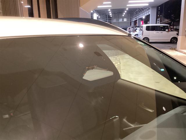 カローラクロス ハイブリッド　Ｚ　全周囲カメラ　オートクルーズコントロール　レーンアシスト　パークアシスト　衝突被害軽減システム　ナビ　ＴＶ　オートマチックハイビーム　ＬＥＤヘッドランプ　電動リアゲート　アルミホイール　スマートキー（21枚目）