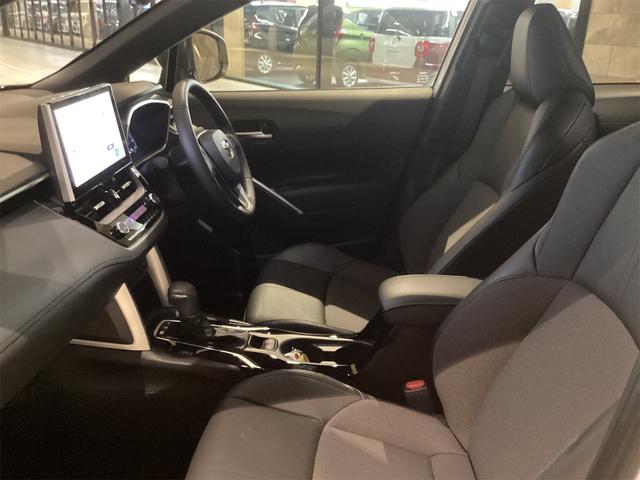 カローラクロス ハイブリッド　Ｚ　全周囲カメラ　オートクルーズコントロール　レーンアシスト　パークアシスト　衝突被害軽減システム　ナビ　ＴＶ　オートマチックハイビーム　ＬＥＤヘッドランプ　電動リアゲート　アルミホイール　スマートキー（34枚目）