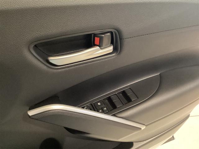 カローラクロス ハイブリッド　Ｚ　全周囲カメラ　オートクルーズコントロール　レーンアシスト　パークアシスト　衝突被害軽減システム　ナビ　ＴＶ　オートマチックハイビーム　ＬＥＤヘッドランプ　電動リアゲート　アルミホイール　スマートキー（35枚目）