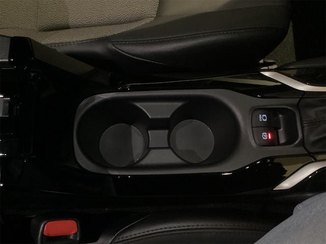 カローラクロス ハイブリッド　Ｚ　全周囲カメラ　オートクルーズコントロール　レーンアシスト　パークアシスト　衝突被害軽減システム　ナビ　ＴＶ　オートマチックハイビーム　ＬＥＤヘッドランプ　電動リアゲート　アルミホイール　スマートキー（44枚目）