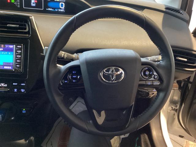 ハンドルの状態が悪いと運転に集中できませんよね。こちらの車、お気軽にお問い合わせください。