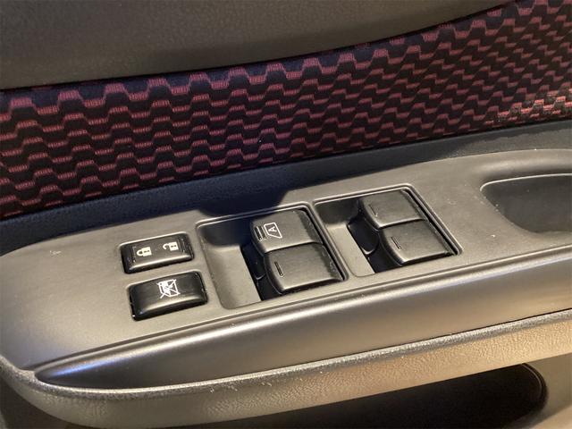ノート ニスモ ETC バックカメラ アルミホイール スマートキー アイドリングストップ 電動格納ミラー CVT 盗難防止システム 衝突安全ボディ ABS ESC Bluetooth エアコン パワーステアリング(20枚目)