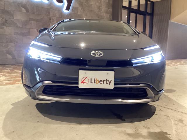 プリウス Ｇ　ドライブレコーダー　クリアランスソナー　レーンアシスト　オートクルーズコントロール　衝突被害軽減システム　全周囲カメラ　ナビ　アルミホイール　オートマチックハイビーム　オートライト　ＬＥＤヘッドランプ（2枚目）