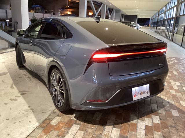 プリウス Ｇ　ドライブレコーダー　クリアランスソナー　レーンアシスト　オートクルーズコントロール　衝突被害軽減システム　全周囲カメラ　ナビ　アルミホイール　オートマチックハイビーム　オートライト　ＬＥＤヘッドランプ（7枚目）