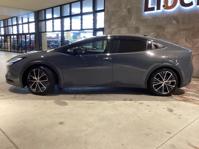 プリウス Ｇ　ドライブレコーダー　クリアランスソナー　レーンアシスト　オートクルーズコントロール　衝突被害軽減システム　全周囲カメラ　ナビ　アルミホイール　オートマチックハイビーム　オートライト　ＬＥＤヘッドランプ（8枚目）