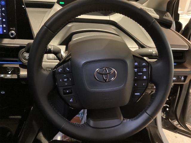 プリウス Ｇ　ドライブレコーダー　クリアランスソナー　レーンアシスト　オートクルーズコントロール　衝突被害軽減システム　全周囲カメラ　ナビ　アルミホイール　オートマチックハイビーム　オートライト　ＬＥＤヘッドランプ（13枚目）