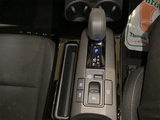 プリウス Ｇ　ドライブレコーダー　クリアランスソナー　レーンアシスト　オートクルーズコントロール　衝突被害軽減システム　全周囲カメラ　ナビ　アルミホイール　オートマチックハイビーム　オートライト　ＬＥＤヘッドランプ（17枚目）