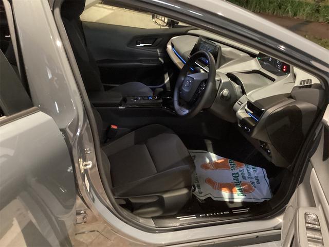 プリウス Ｇ　ドライブレコーダー　クリアランスソナー　レーンアシスト　オートクルーズコントロール　衝突被害軽減システム　全周囲カメラ　ナビ　アルミホイール　オートマチックハイビーム　オートライト　ＬＥＤヘッドランプ（35枚目）