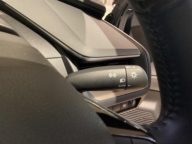 プリウス Ｇ　ドライブレコーダー　クリアランスソナー　レーンアシスト　オートクルーズコントロール　衝突被害軽減システム　全周囲カメラ　ナビ　アルミホイール　オートマチックハイビーム　オートライト　ＬＥＤヘッドランプ（41枚目）