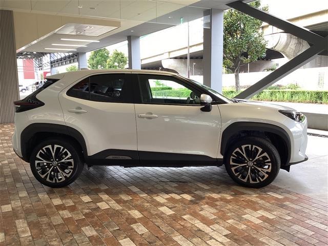 ヤリスクロス ハイブリッドZ ETC 全周囲カメラ クリアランスソナー オートクルーズコントロール レーンアシスト パワーシート 衝突被害軽減システム ナビ オートマチックハイビーム オートライト LEDヘッドランプ(4枚目)