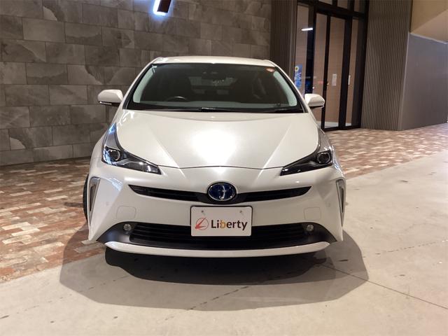 トヨタ プリウス 2枚目