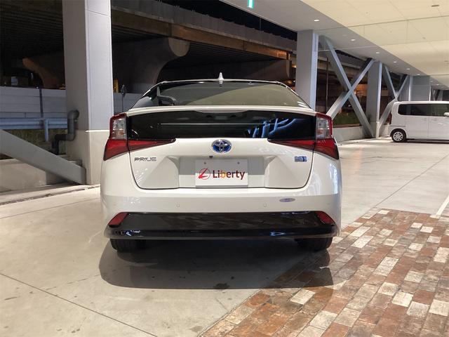 トヨタ プリウス 6枚目