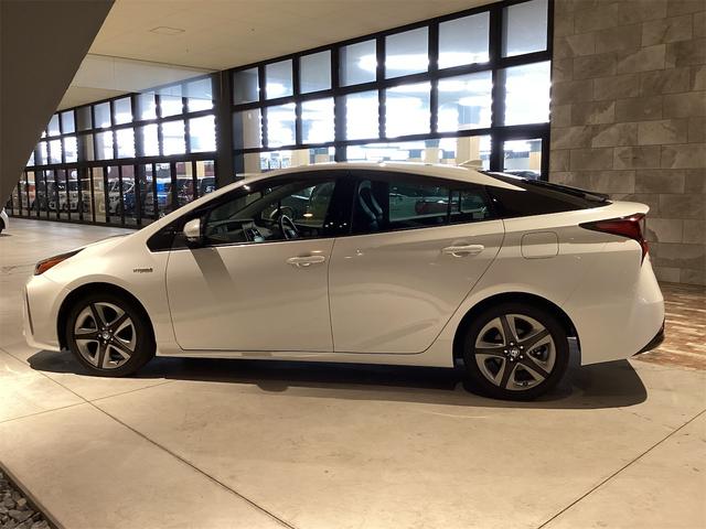 トヨタ プリウス 8枚目