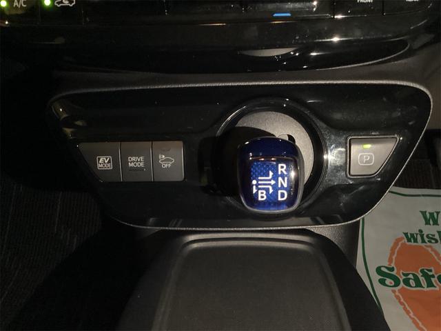 トヨタ プリウス 14枚目