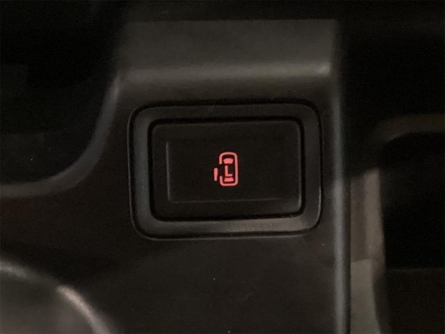 デリカＤ：２ ハイブリッドＭＸ　バックカメラ　ナビ　オートクルーズコントロール　レーンアシスト　衝突被害軽減システム　両側スライド・片側電動　スマートキー　アイドリングストップ　電動格納ミラー　シートヒーター　ＣＶＴ　アルミホイール（12枚目）