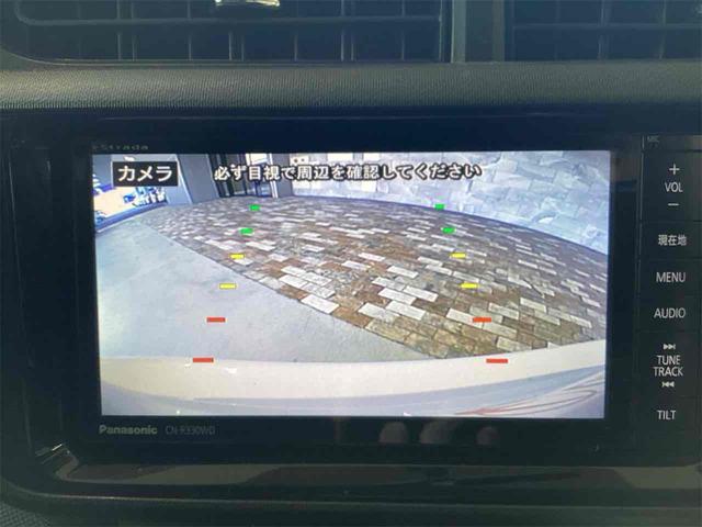 アクア Ｓ　ＥＴＣ　バックカメラ　ナビ　ＴＶ　スマートキー　電動格納ミラー　ＣＶＴ　衝突安全ボディ　ＡＢＳ　ＥＳＣ　ＣＤ　ＵＳＢ　Ｂｌｕｅｔｏｏｔｈ　エアコン　パワーステアリング　パワーウィンドウ（9枚目）