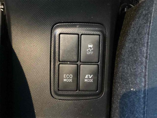 アクア Ｓ　ＥＴＣ　バックカメラ　ナビ　ＴＶ　スマートキー　電動格納ミラー　ＣＶＴ　衝突安全ボディ　ＡＢＳ　ＥＳＣ　ＣＤ　ＵＳＢ　Ｂｌｕｅｔｏｏｔｈ　エアコン　パワーステアリング　パワーウィンドウ（12枚目）