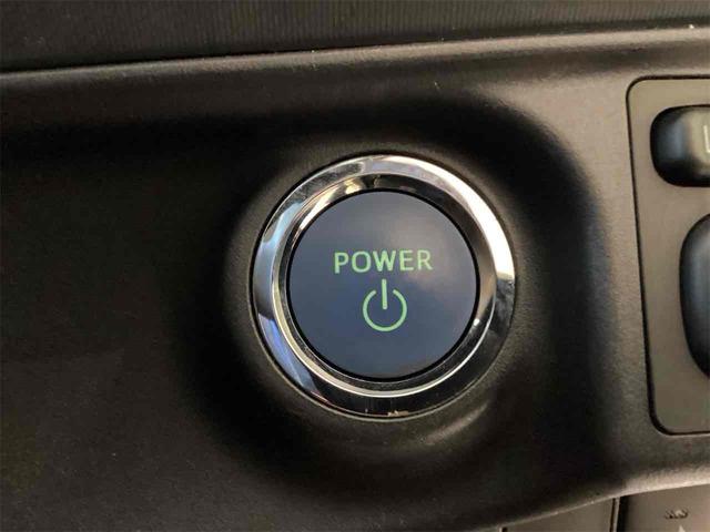 アクア Ｓ　ＥＴＣ　バックカメラ　ナビ　ＴＶ　スマートキー　電動格納ミラー　ＣＶＴ　衝突安全ボディ　ＡＢＳ　ＥＳＣ　ＣＤ　ＵＳＢ　Ｂｌｕｅｔｏｏｔｈ　エアコン　パワーステアリング　パワーウィンドウ（13枚目）