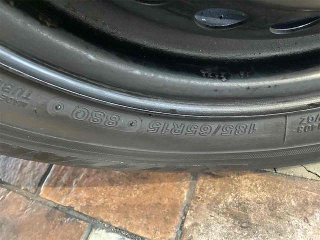 アクア Ｓ　ＥＴＣ　バックカメラ　ナビ　ＴＶ　スマートキー　電動格納ミラー　ＣＶＴ　衝突安全ボディ　ＡＢＳ　ＥＳＣ　ＣＤ　ＵＳＢ　Ｂｌｕｅｔｏｏｔｈ　エアコン　パワーステアリング　パワーウィンドウ（35枚目）