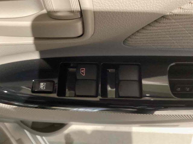 デイズ Ｘ　全周囲カメラ　ナビ　ＴＶ　衝突被害軽減システム　スマートキー　アイドリングストップ　電動格納ミラー　ＣＶＴ　ＥＳＣ　ＣＤ　アルミホイール　エアコン　パワーステアリング　パワーウィンドウ（14枚目）