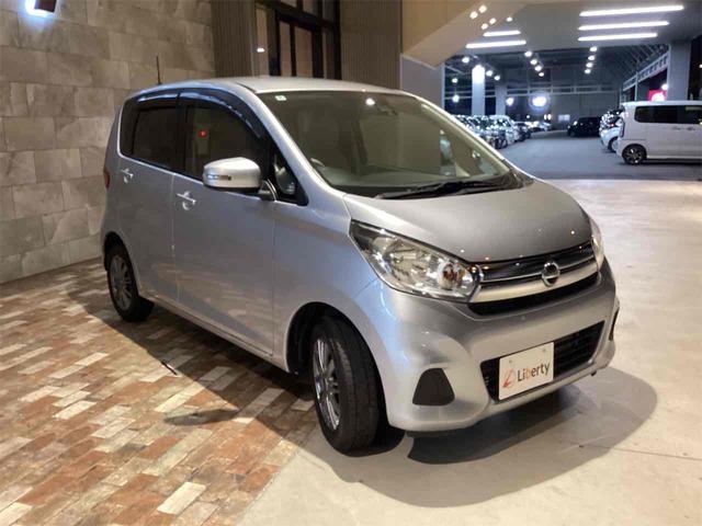 デイズ Ｘ　全周囲カメラ　ナビ　ＴＶ　衝突被害軽減システム　スマートキー　アイドリングストップ　電動格納ミラー　ＣＶＴ　ＥＳＣ　ＣＤ　アルミホイール　エアコン　パワーステアリング　パワーウィンドウ（16枚目）