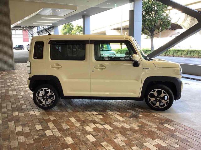 ハスラー ハイブリッドＸ　全周囲カメラ　ナビ　ＴＶ　クリアランスソナー　レーンアシスト　衝突被害軽減システム　オートライト　スマートキー　アイドリングストップ　電動格納ミラー　ＣＶＴ　ＥＳＣ　ＵＳＢ　アルミホイール　エアコン（4枚目）