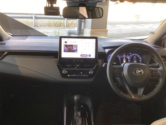 カローラツーリング ハイブリッド　ダブルバイビー　ドライブレコーダー　バックカメラ　ナビ　ＴＶ　クリアランスソナー　オートクルーズコントロール　レーンアシスト　衝突被害軽減システム　アルミホイール　オートマチックハイビーム　オートライト（9枚目）