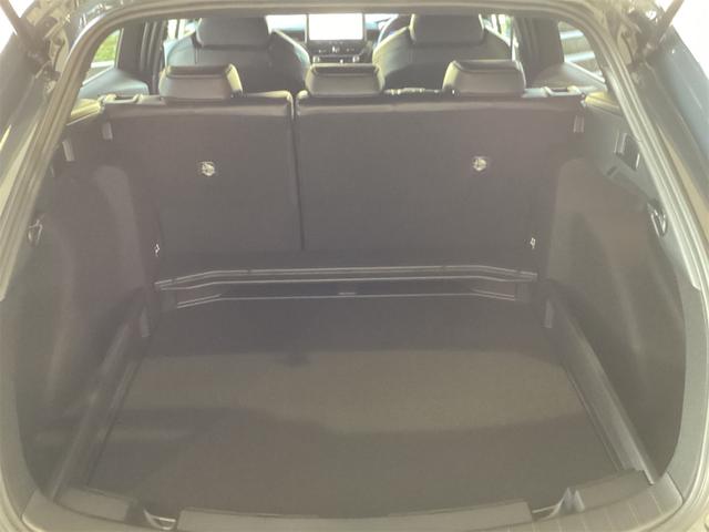 カローラツーリング ハイブリッド　ダブルバイビー　ドライブレコーダー　バックカメラ　ナビ　ＴＶ　クリアランスソナー　オートクルーズコントロール　レーンアシスト　衝突被害軽減システム　アルミホイール　オートマチックハイビーム　オートライト（19枚目）