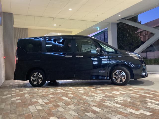 セレナ ｅ－パワー　ハイウェイスターＶ　ドライブレコーダー　ＥＴＣ　全周囲カメラ　ＴＶ　クリアランスソナー　オートクルーズコントロール　レーンアシスト　衝突被害軽減システム　両側電動スライドドア　ＬＥＤヘッドランプ　スマートキー（5枚目）