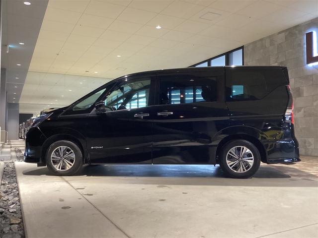 セレナ ｅ－パワー　ハイウェイスターＶ　ドライブレコーダー　ＥＴＣ　全周囲カメラ　ＴＶ　クリアランスソナー　オートクルーズコントロール　レーンアシスト　衝突被害軽減システム　両側電動スライドドア　ＬＥＤヘッドランプ　スマートキー（9枚目）