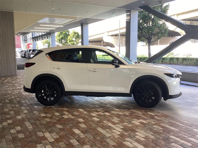 ＣＸ－５ ２０Ｓ　ブラックトーンエディション　全周囲カメラ　クリアランスソナー　オートクルーズコントロール　レーンアシスト　衝突被害軽減システム　ＬＥＤヘッドランプ　電動リアゲート　アルミホイール　スマートキー　アイドリングストップ（4枚目）