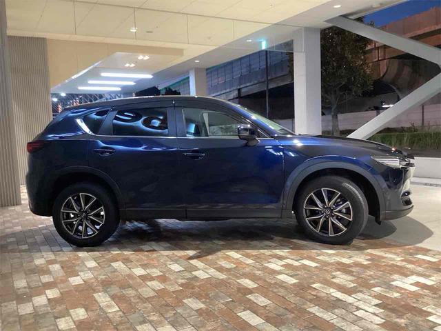 ＣＸ－５ ２０Ｓ　プロアクティブ　ＥＴＣ　バックカメラ　クリアランスソナー　オートクルーズコントロール　レーンアシスト　衝突被害軽減システム　ＴＶ　オートライト　ＬＥＤヘッドランプ　アルミホイール　スマートキー　アイドリングストップ（4枚目）