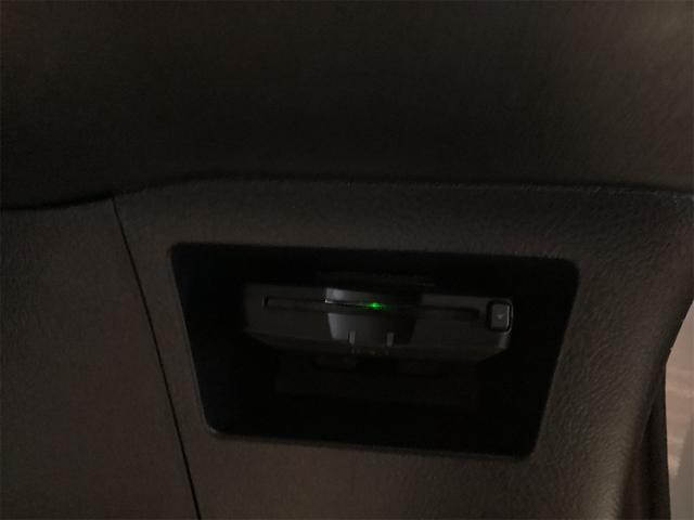 ヴィッツ Ｆ　ＥＴＣ　キーレスエントリー　電動格納ミラー　ＣＶＴ　衝突安全ボディ　ＡＢＳ　ＣＤ　エアコン　パワーステアリング　パワーウィンドウ（6枚目）