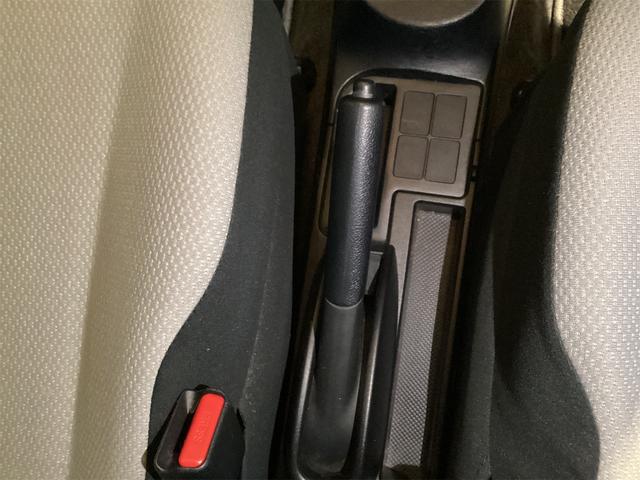 ヴィッツ Ｆ　ＥＴＣ　キーレスエントリー　電動格納ミラー　ＣＶＴ　衝突安全ボディ　ＡＢＳ　ＣＤ　エアコン　パワーステアリング　パワーウィンドウ（11枚目）