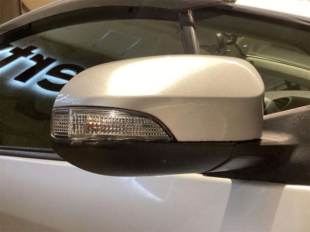 ヴィッツ Ｆ　ＥＴＣ　キーレスエントリー　電動格納ミラー　ＣＶＴ　衝突安全ボディ　ＡＢＳ　ＣＤ　エアコン　パワーステアリング　パワーウィンドウ（28枚目）