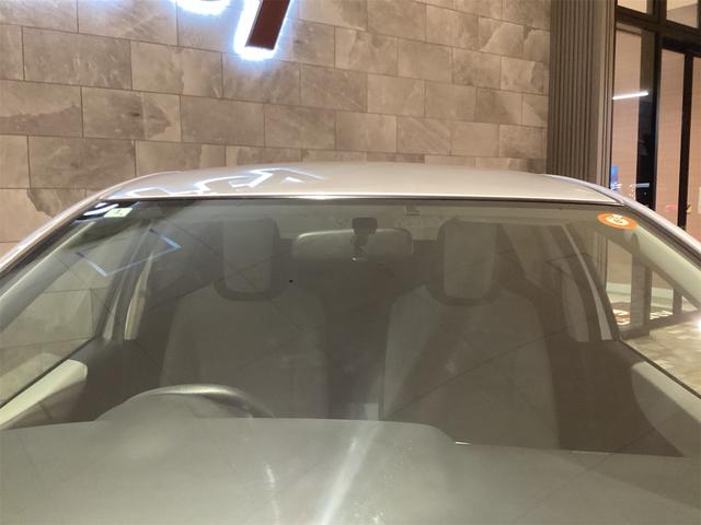 ヴィッツ Ｆ　ＥＴＣ　キーレスエントリー　電動格納ミラー　ＣＶＴ　衝突安全ボディ　ＡＢＳ　ＣＤ　エアコン　パワーステアリング　パワーウィンドウ（29枚目）