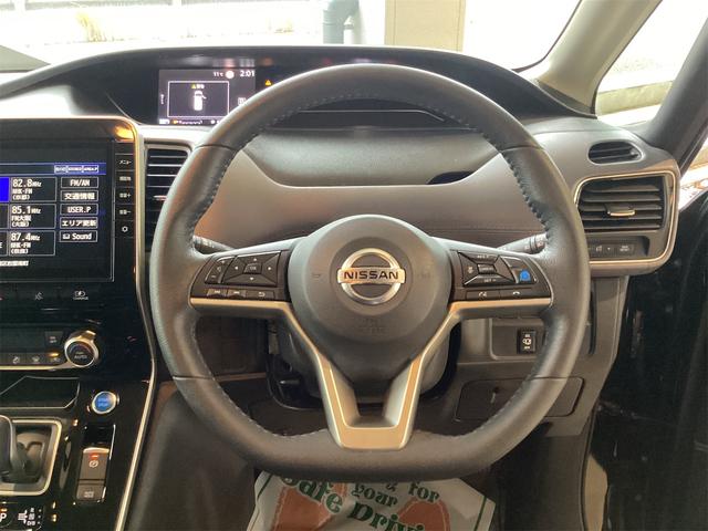 セレナ e-パワー ハイウェイスターV ドライブレコーダー 全周囲カメラ ナビ TV オートクルーズコントロール 衝突被害軽減システム 両側電動スライドドア LEDヘッドランプ スマートキー 電動格納ミラー 3列シート CVT(10枚目)