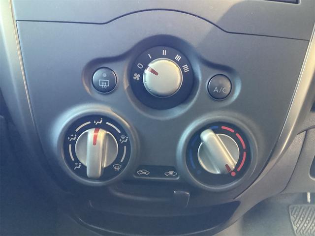 ノート Ｘ　ＥＴＣ　ナビ　ＴＶ　アルミホイール　スマートキー　アイドリングストップ　電動格納ミラー　ＣＶＴ　盗難防止システム　衝突安全ボディ　ＡＢＳ　ＣＤ　ＵＳＢ　エアコン　パワーステアリング　パワーウィンドウ（13枚目）