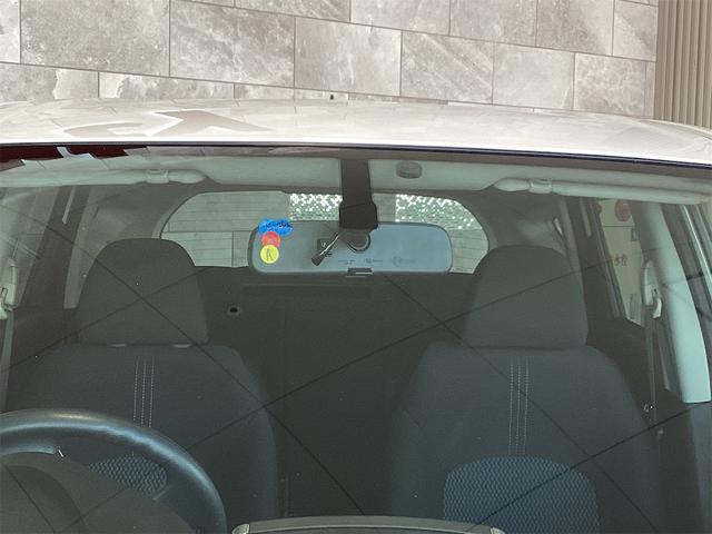 ノート Ｘ　ＥＴＣ　ナビ　ＴＶ　アルミホイール　スマートキー　アイドリングストップ　電動格納ミラー　ＣＶＴ　盗難防止システム　衝突安全ボディ　ＡＢＳ　ＣＤ　ＵＳＢ　エアコン　パワーステアリング　パワーウィンドウ（21枚目）