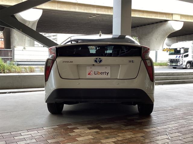 トヨタ プリウス 6枚目