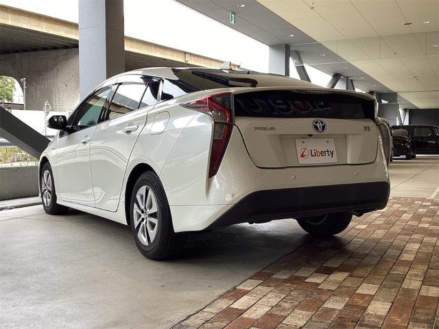 トヨタ プリウス 7枚目